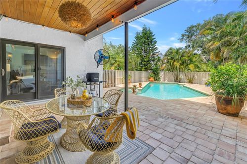 990 San Carlos Ct Ne, ST PETERSBURG, FL, 33702-2785 | Card Image