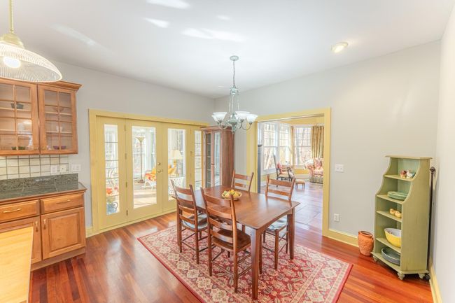 Breakfast Nook/Informal Dining | Image 17