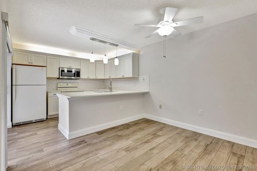 7118 71st Way, West Palm Beach, FL, 33407-6753 | Card Image