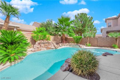 5830 Falling Stream Avenue, House other with 4 bedrooms, 2 bathrooms and null parking in Las Vegas NV | Image 2