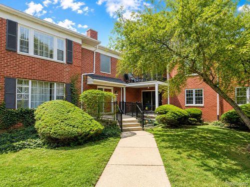 231-27654 E Echo Vly, Farmington Hills, MI, 48334-4433 | Card Image