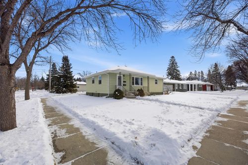 2204 7th St S, Moorhead, MN, 56560-4162 | Card Image
