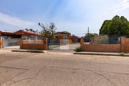 416 Vermont St Ne, Albuquerque, NM, 87108-2455 | Card Image