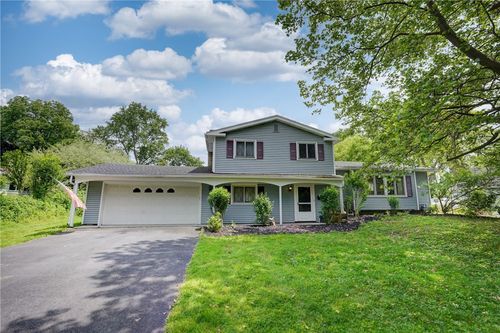 31 Wedgewood Dr, Penfield, NY, 14526-1313 | Card Image