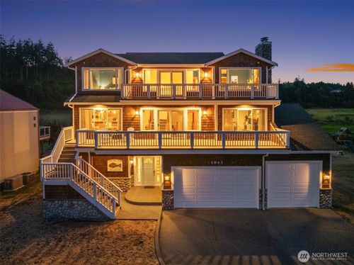 1943 Shore Ave, Freeland, WA, 98249-9593 | Card Image