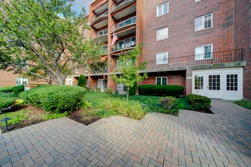 5f-s-515 N Main St, Glen Ellyn, IL, 60137-5100 | Card Image