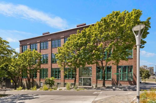 303-66 Bell St, Seattle, WA, 98121-3613 | Card Image