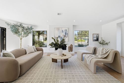 10345 Oso Ave, Chatsworth, CA, 91311-2542 | Card Image