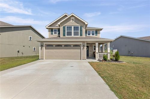 1607 Bluestem Dr, Ottawa, KS, 66067-1500 | Card Image
