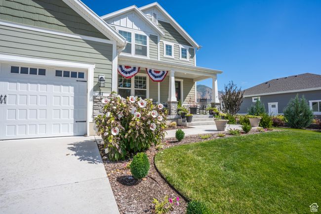 Exterior Photos taken from previous season | Image 8