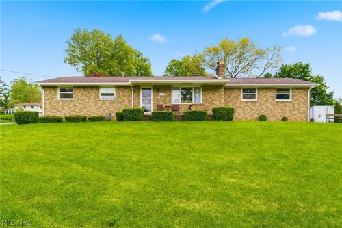 2148 Clearview St Ne, Massillon, OH, 44646-2004 | Card Image