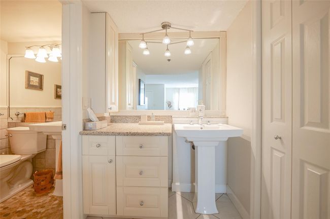 APT-807B - 3910 Inverrary Blvd, Condo with 2 bedrooms, 2 bathrooms and null parking in Lauderhill FL | Image 32