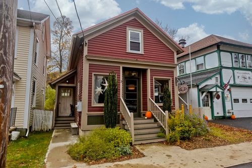 3 N Main St, Williamsburg, MA, 01096-9751 | Card Image