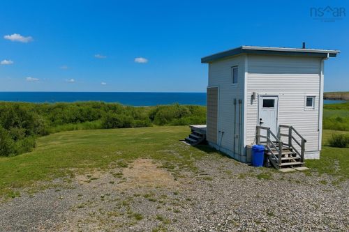 132 Ocean Ave, Dominion, NS, B1G1R3 | Card Image