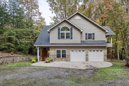 902 Cowpens Dr, Monterey, TN, 38574-7083 | Card Image