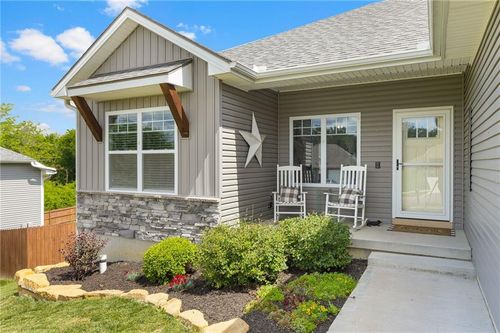 481 Olive Ct, Warrensburg, MO, 64093-9103 | Card Image
