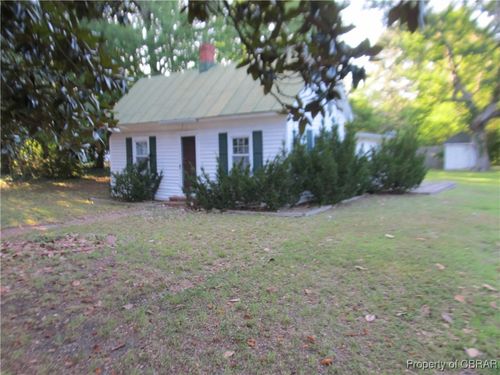 6847 Williams Landing Rd, Hayes, VA, 23072-3212 | Card Image