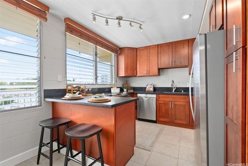 43-24 Hialoa St, Honolulu, HI, 96817-3256 | Card Image