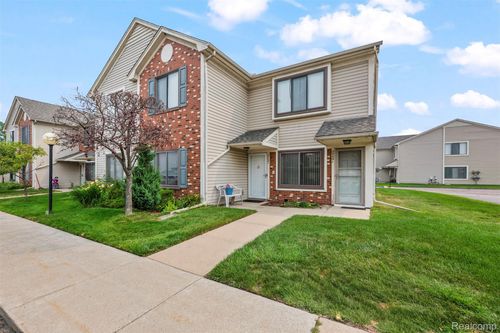 30681 Hidden Pines Ln, Roseville, MI, 48066-7303 | Card Image