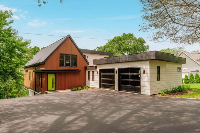 N53W34235 Road Q, House other with 4 bedrooms, 3 bathrooms and null parking in Okauchee WI | Image 6