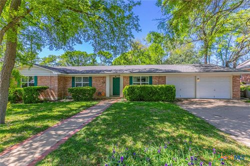 1808 N Beal St, Belton, TX, 76513-2042 | Card Image