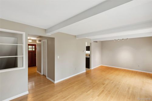 16233 Birwood Ave, Beverly Hills, MI, 48025-3343 | Card Image