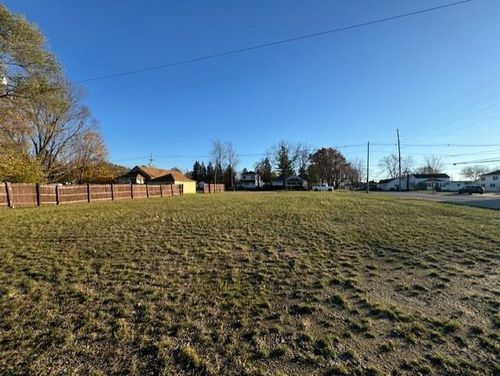 518 W Washington St, Saint Louis, MI, 48880-1452 | Card Image