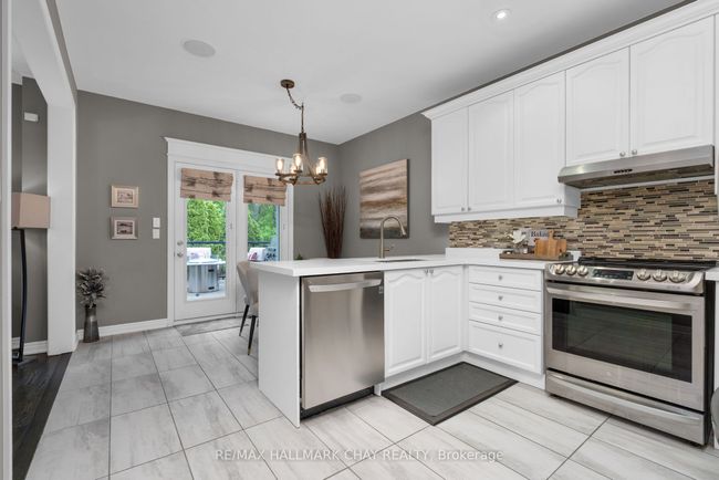 383 Hewitt Cir, House other with 3 bedrooms, 3 bathrooms and 4 parking in Newmarket ON | Image 11