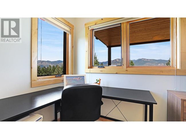 1910 Pineridge Dr, House other with 5 bedrooms, 3 bathrooms and 23 parking in Invermere BC | Image 30