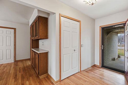 4789 Heidi Dr, Sterling Heights, MI, 48310-3936 | Card Image