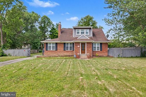 8608 Woodlawn Ct, Alexandria, VA, 22309-1722 | Card Image