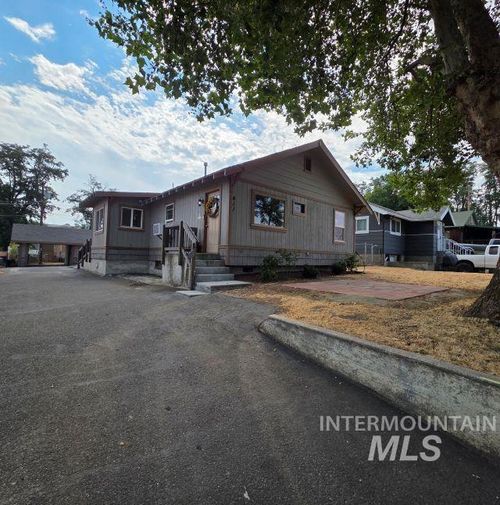411 29th St, Lewiston, ID, 83501-3230 | Card Image