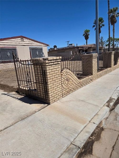 2548 Clayton St, North Las Vegas, NV, 89032-3626 | Card Image