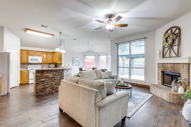 661 Mistymoor Ln, House other with 3 bedrooms, 2 bathrooms and null parking in Haslet TX | Image 9