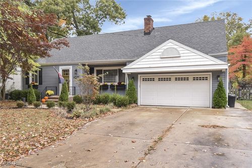 24014 Wolf Rd, Bay Village, OH, 44140-2859 | Card Image