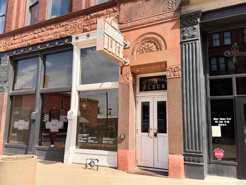 1101 4th St, Sioux City, IA, 51101-1952 | Card Image