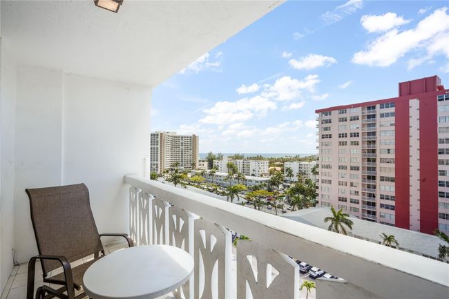 APT-1008 - 3113 S Ocean Dr, Condo with 2 bedrooms, 2 bathrooms and null parking in Hallandale Beach FL | Image 9