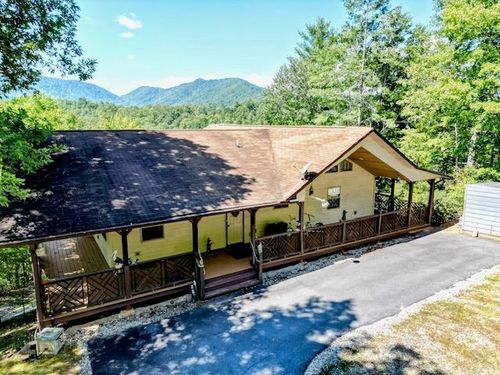 120 Hillside Ter, Robbinsville, NC, 28771-9264 | Card Image