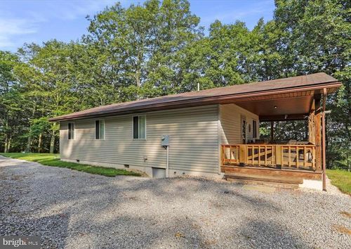883 White Oak Crossing Rd, Moorefield, WV, 26836-2304 | Card Image