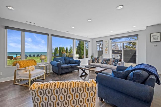 2533 Lakeshore Dr, House other with 5 bedrooms, 3 bathrooms and null parking in Sheboygan WI | Image 17