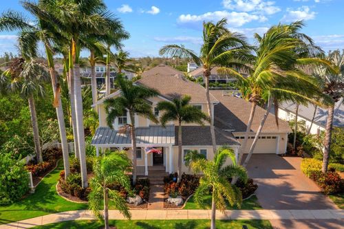 703 Islebay Dr, APOLLO BEACH, FL, 33572-3338 | Card Image