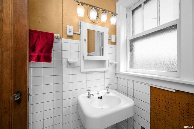APT-18 - 1626 18 Th Ave, Condo with 2 bedrooms, 1 bathrooms and null parking in Rock Island IL | Image 10