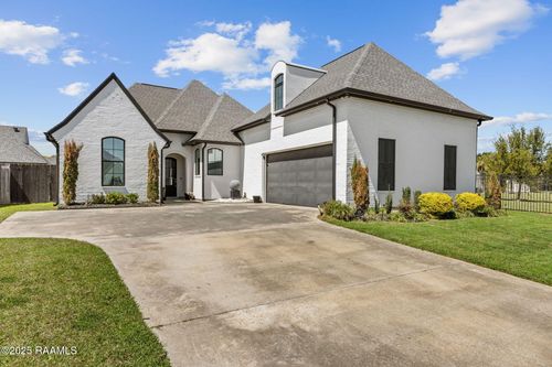 208 Woodstone Dr, Lafayette, LA, 70508-8163 | Card Image