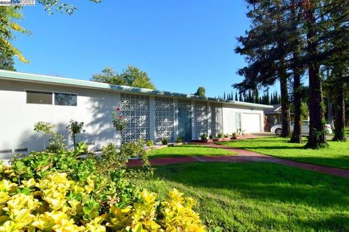 3180 Watt Ave, Sacramento, CA, 95821-3614 | Card Image