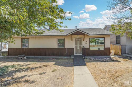 214 Pierce St, Taft, CA, 93268-2130 | Card Image