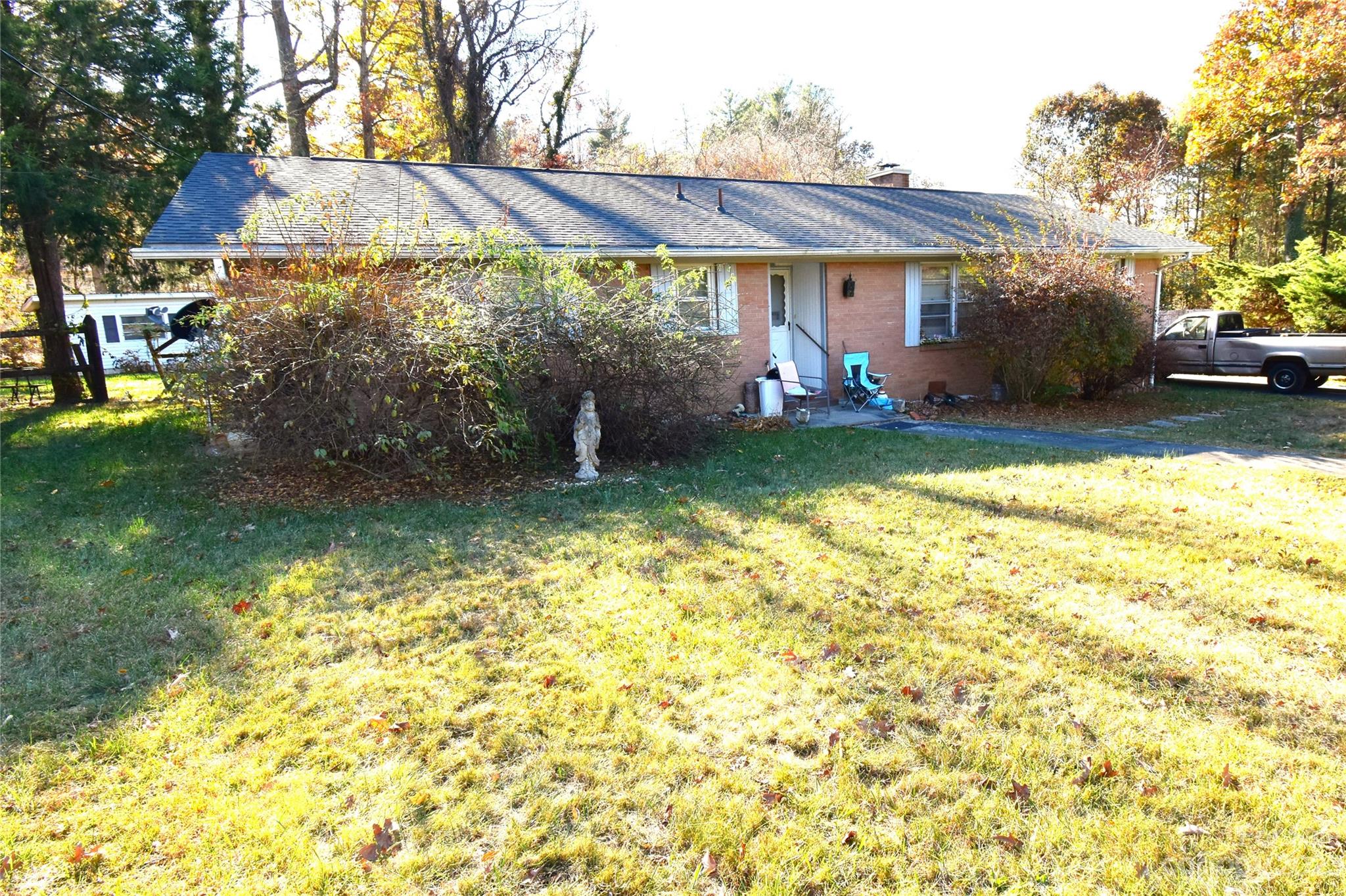 Beach Dr, Hendersonville, NC 28792