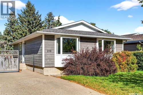 210 Church Dr, Regina, SK, S4X1M1 | Card Image
