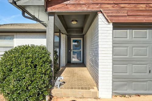 743 W Juniper Dr, Mustang, OK, 73064-3042 | Card Image