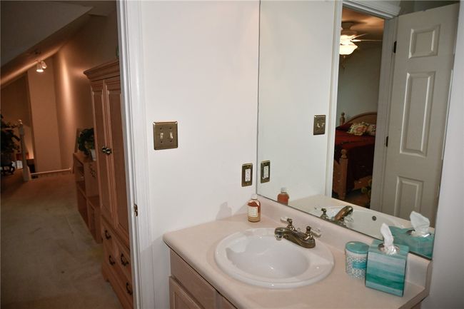 102 Linden Ct, Condo with 3 bedrooms, 3 bathrooms and 2 parking in Seven Fields PA | Image 43