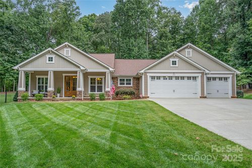 212 Poplar Grove Rd, Mooresville, NC, 28117-8151 | Card Image